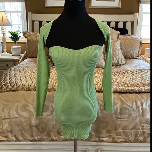 Oh Polly Dresses & Skirts - OH POLLY 2 Piece Strapless Green Dress with Matching Shrug Size XS/S